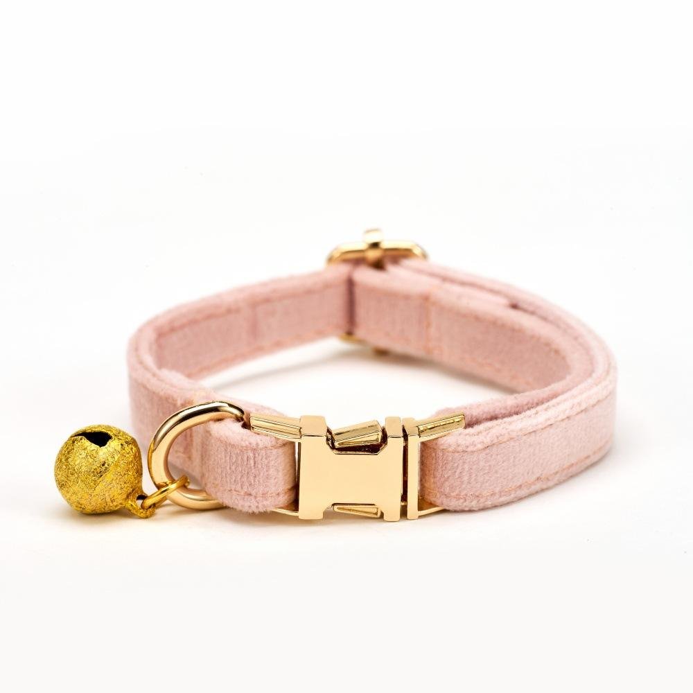 Premium velvet cat collar